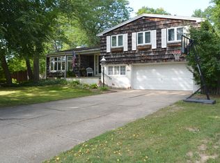 200 Woodbury Dr, Amherst, NY 14226