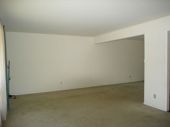 4th image of 2200 Candleberry Ln