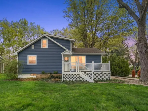 12865 Flynn Rd, Sawyer, MI 49125