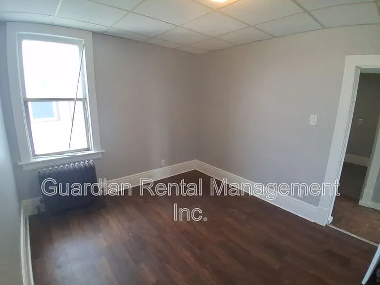 411 Simpson St #6 — Photo 6