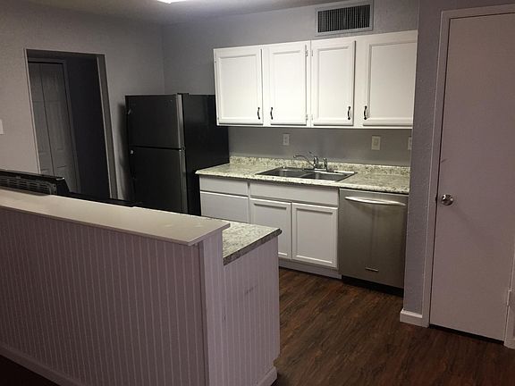 2nd image of 552 Oldbridge Dr