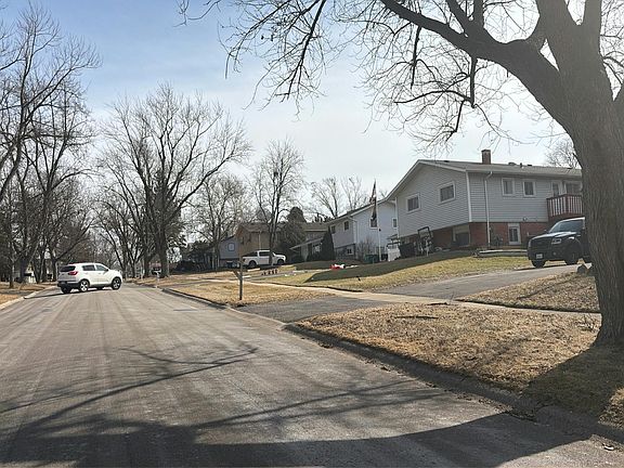 5th image of 21W154 Everest Rd