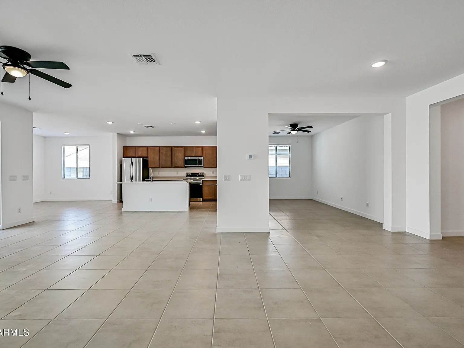4 bed, 3.0 bath, 2750 sqft, $2,399 — Photo 4