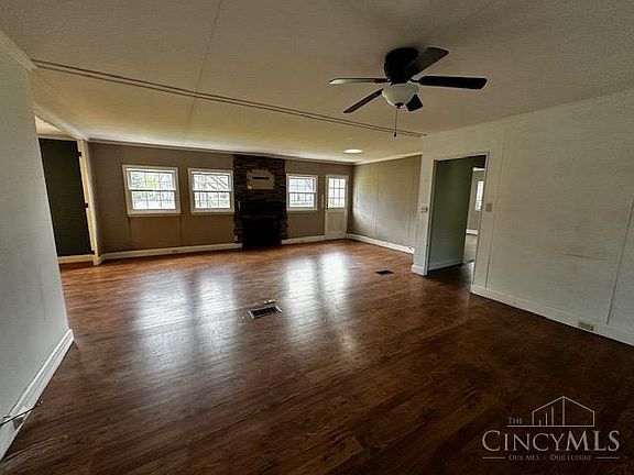4th image of 255 Prairie Ave