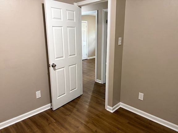 5th image of 812 Leacrest Ave