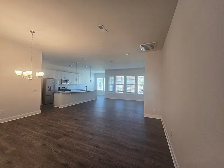 200 Mary Montrose Blvd — Photo 12