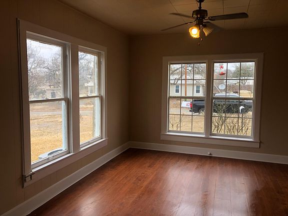 3rd image of 1304 College St