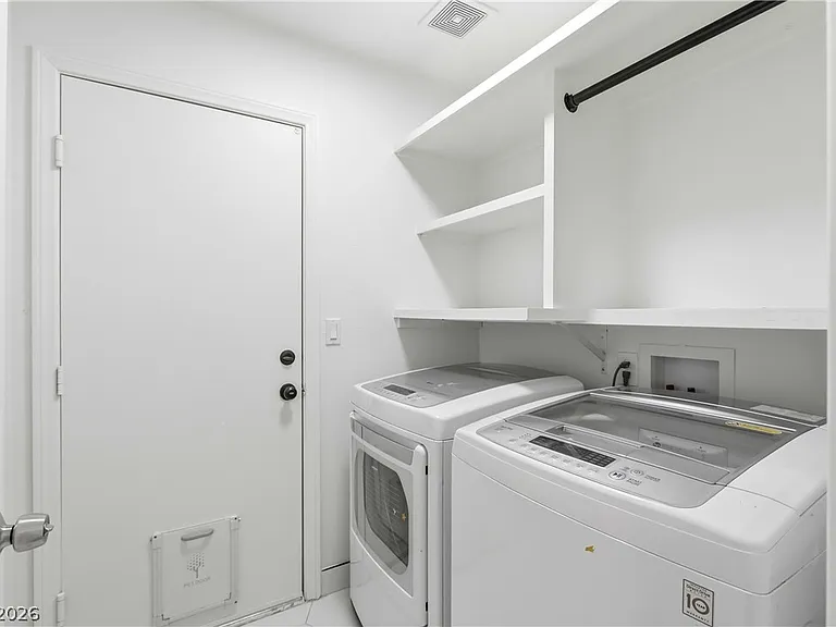 4818 Carefree Dr — Photo 28