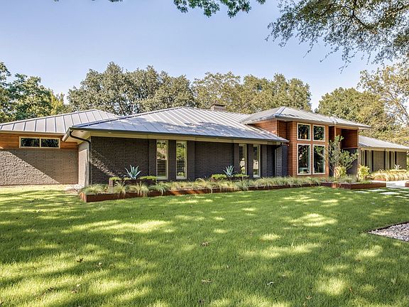 2nd image of 4425 Laren Ln