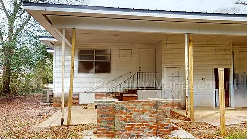 703 Simmons St Photo 1