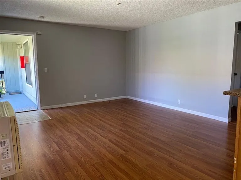 McDouall Apartments — Photo 3