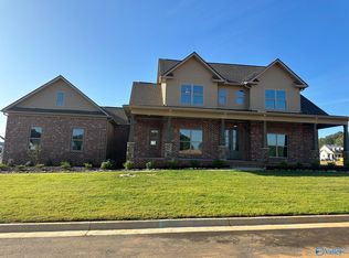 22976 Gunner Cir, Athens, AL 35613