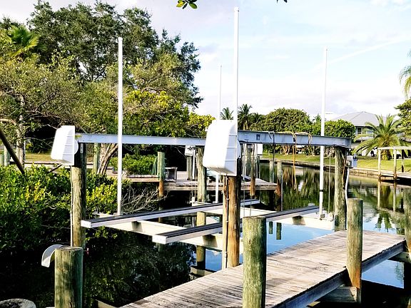 Dock with 14k lb. lift