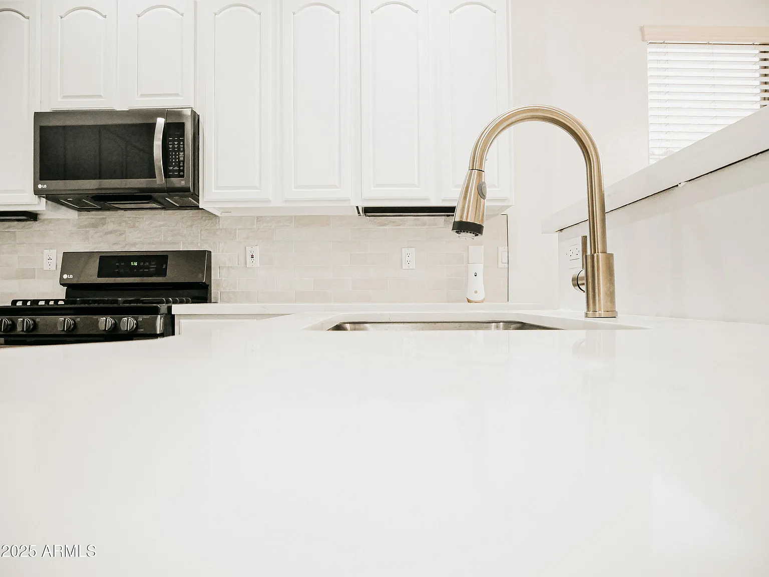 3 bed, 2.0 bath, 2168 sqft, $2,250 — Photo 4