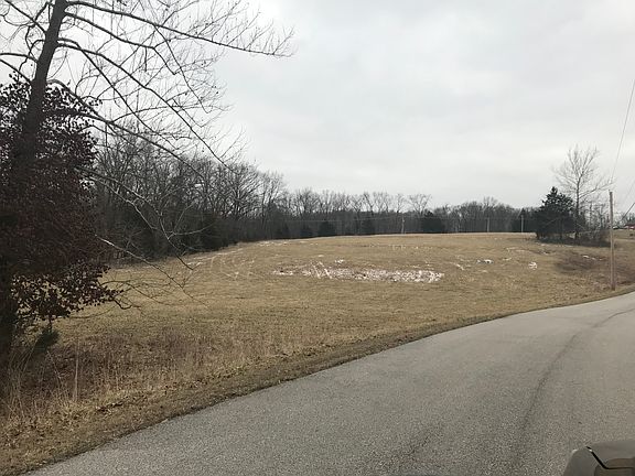 2nd image of 5096 Squire Ln