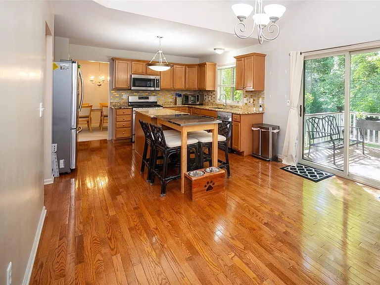 3481 Castlewood Ct — Photo 32
