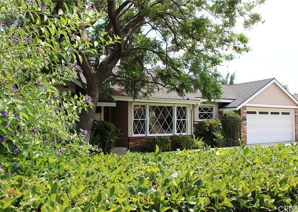 1st image of 14026 Chandler Blvd