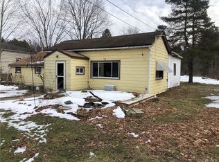 6705 Versailles Rd, Lake View, NY 14085