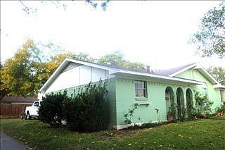 2nd image of 317 Victoria Dr