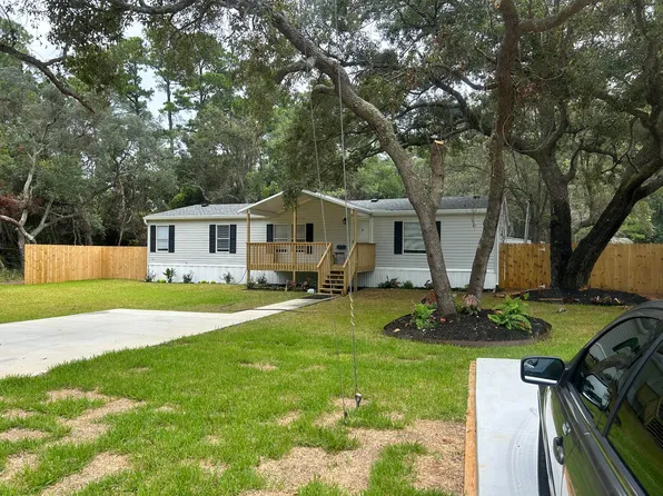 5658 Charter Cir, Gulf Breeze, FL 32563