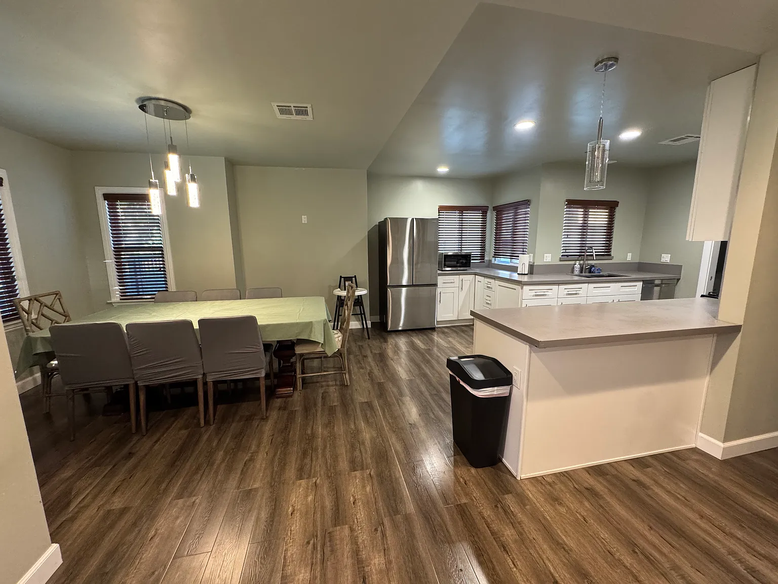 3 bed, 1836 sqft, $4,800 — Photo 4
