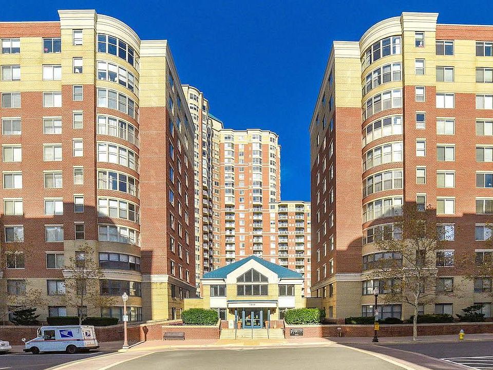 1st image of 3835 9th St #107E