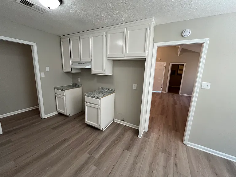 5255 Greenwood Ter — Photo 8