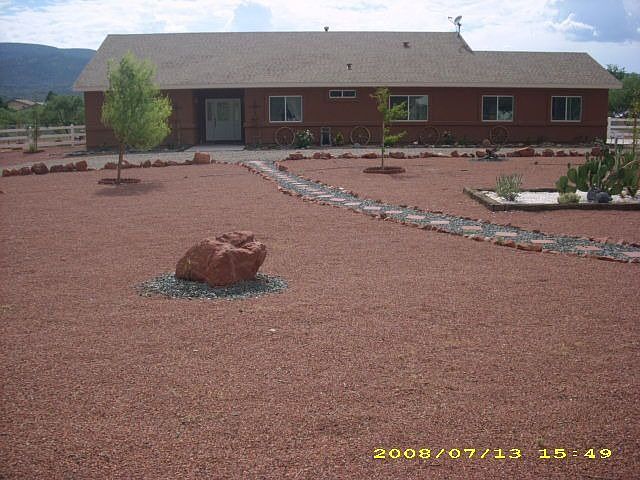 Professionaly Designed Front Yard