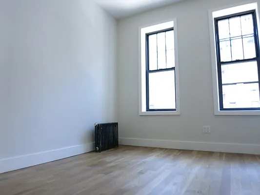 Rented by MNS | media 33