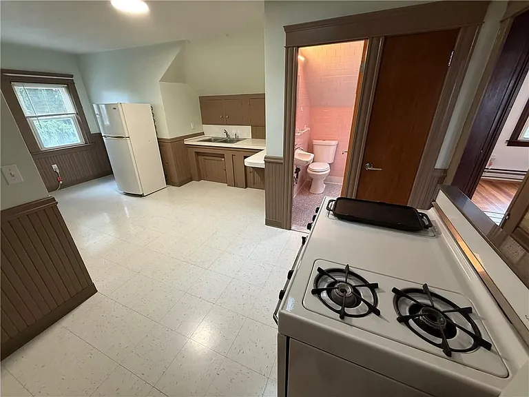 231 Orchard St — Photo 6