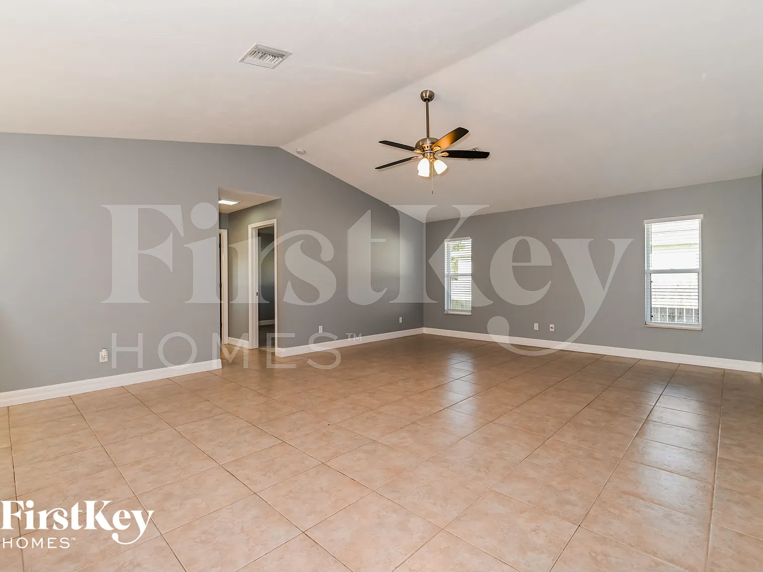3 bed, 2.0 bath, 2060 sqft, $2,385 — Photo 4