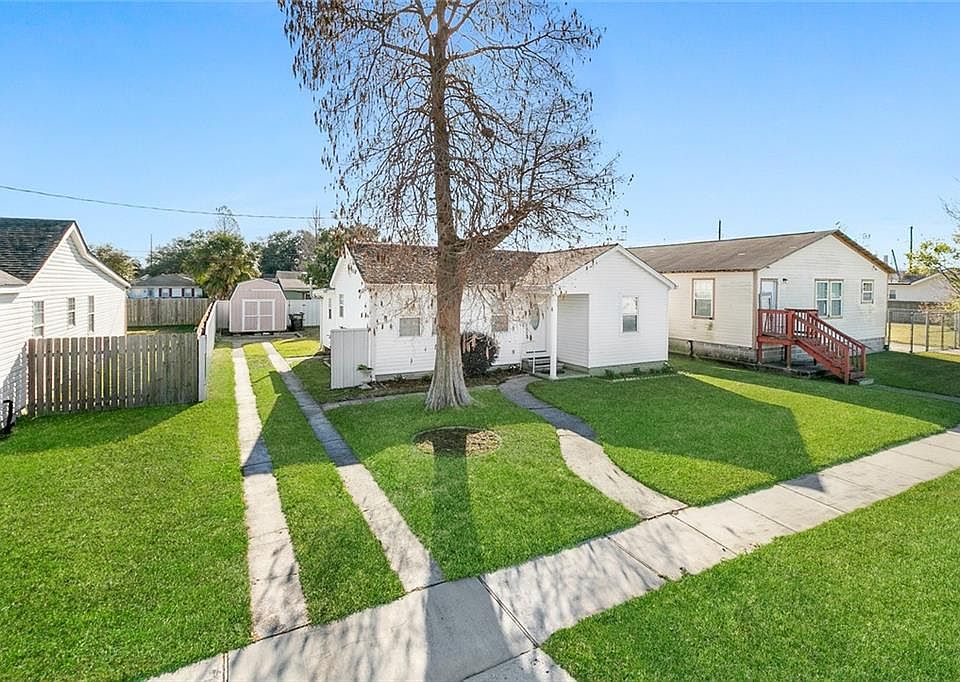 1st image of 9 Carroll Dr