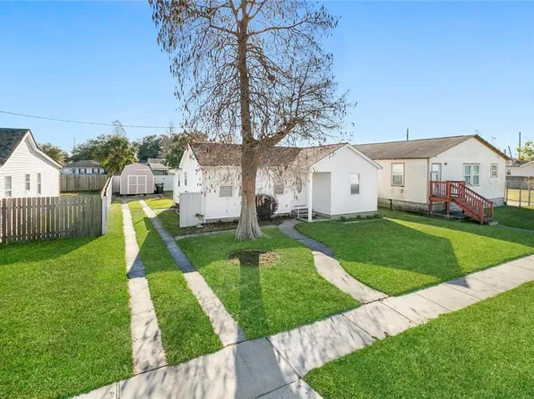 9 Carroll Dr, Chalmette, LA 70043