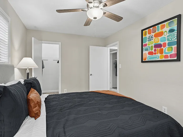 Brentwood Apartments — Photo 10
