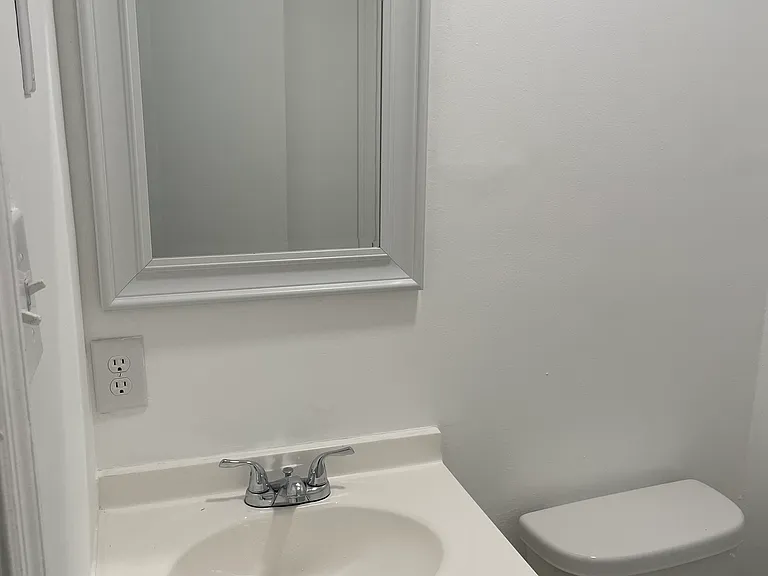 409 Dickens Ave — Photo 2