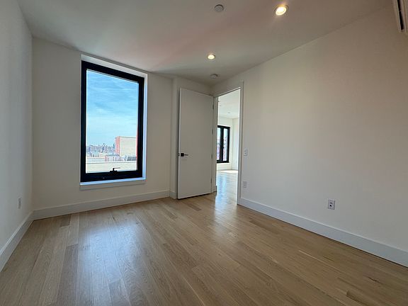 5th image of 260 Gold St APT 1305