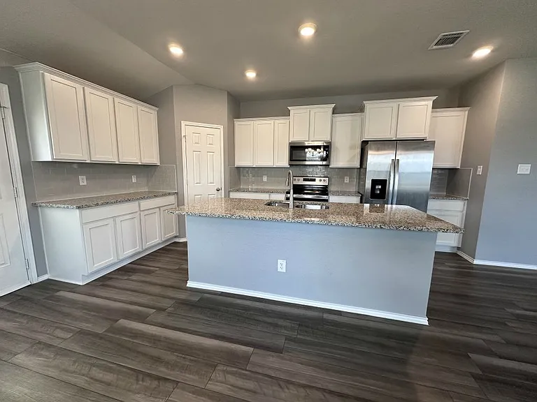 2403 Elba Dr — Photo 7