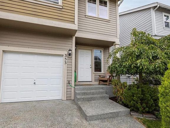 2nd image of 353 NE Miramar Cir
