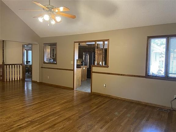 4th image of 2904 NW Westbrooke Cir