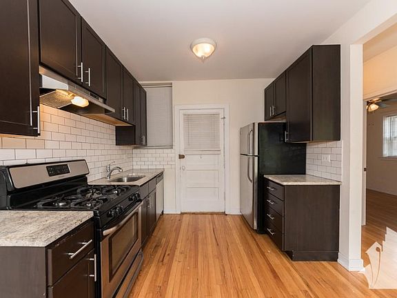 4th image of 2000 W Foster Ave APT 3C