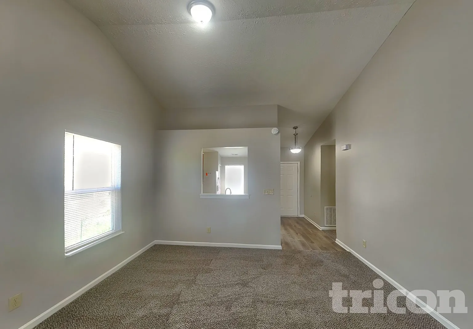 1420 Pencross Lane Greenwood IN — Photo 2