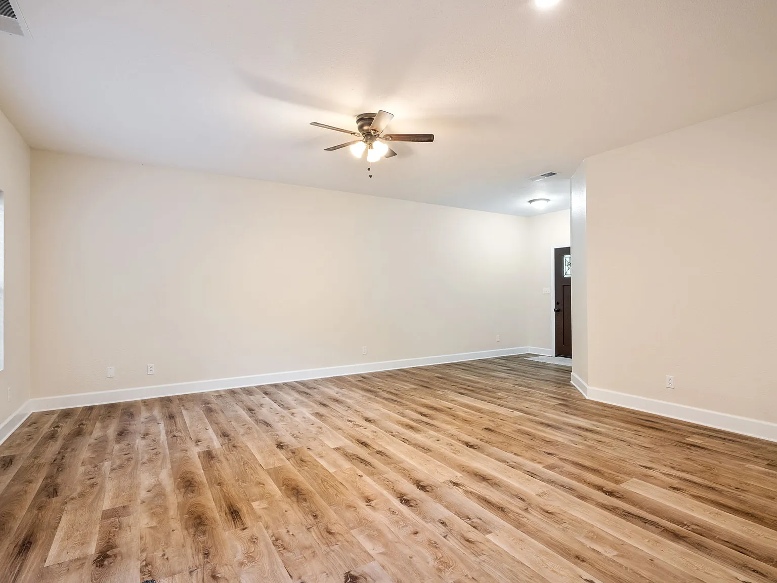 4 bed, 1547 sqft, $2,050 — Photo 4
