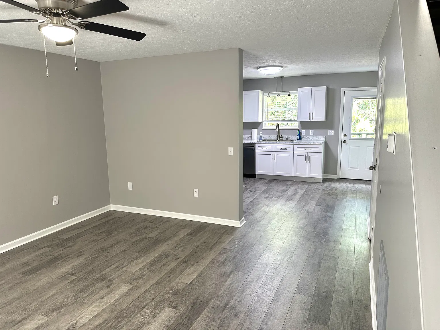 2 bed, 1.5 bath, 1000 sqft, $1,500 — Photo 4