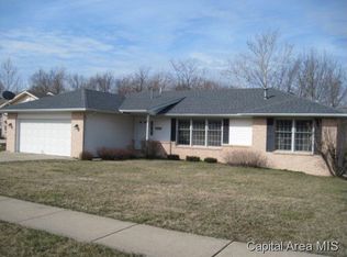 1185 Willowbrook Dr, Springfield, IL 62711