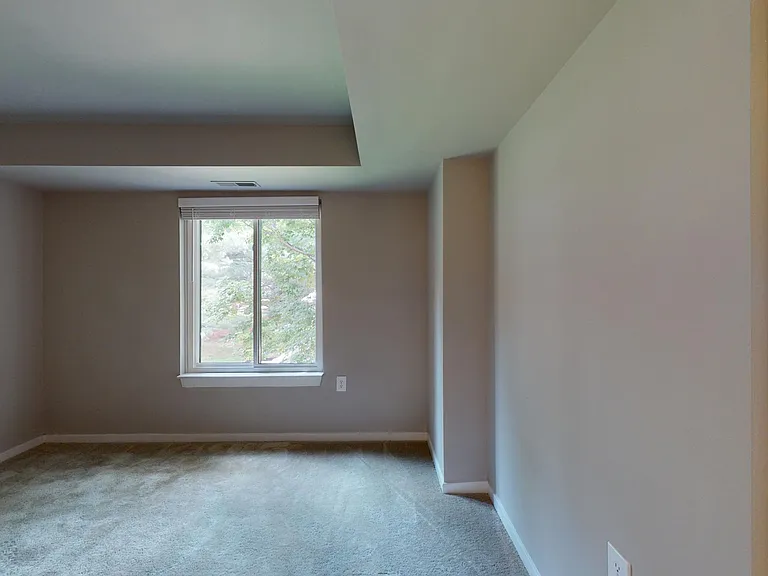 Seneca Place — Photo 124