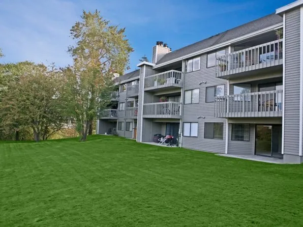 Houghton Court, 6719 106th Ave NE APT 307, Kirkland, WA 98033