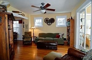 3rd image of 640 S Scoville Ave