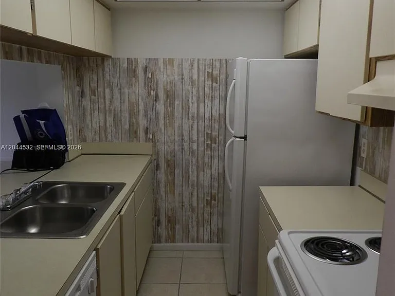10001 W Atlantic Blvd #216 — Photo 8