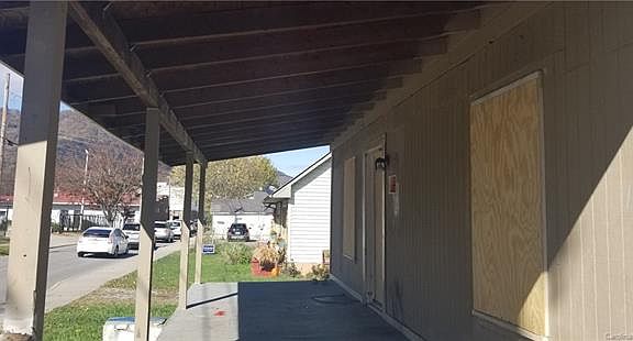 2nd image of 61 Riverbend St
