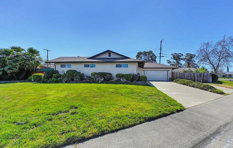 6710 Cantel Way photo 1
